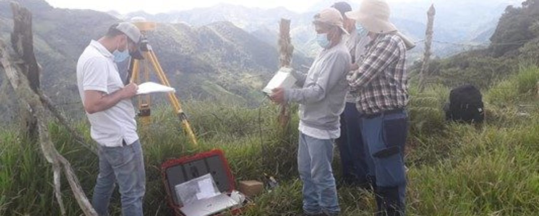 Installation of 13 new permanent stations for the Colombian geodetic network