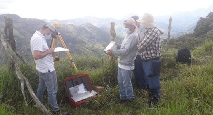 Installation of 13 new permanent stations for the Colombian geodetic network